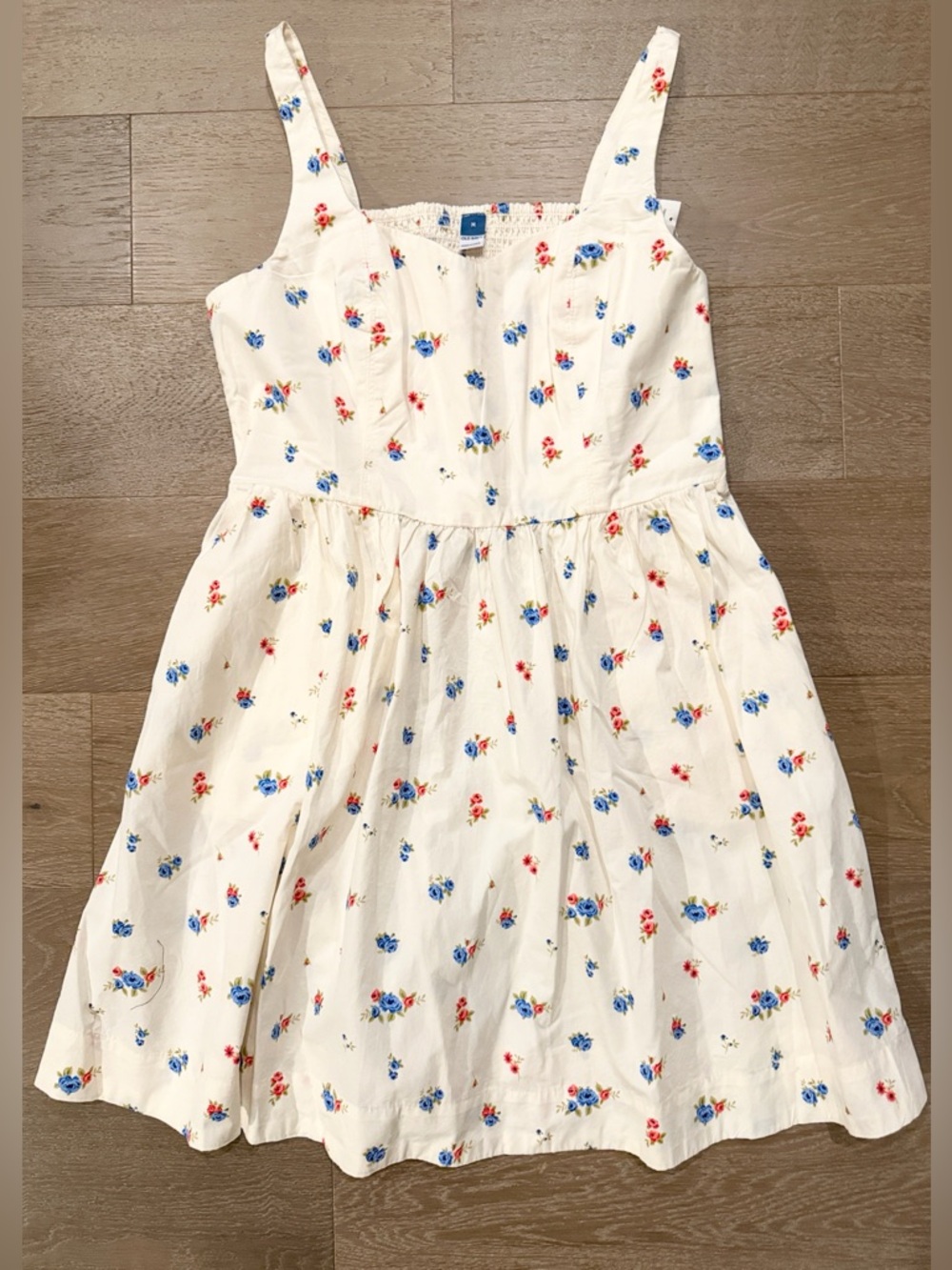 Women’s Old Navy Fit & Flare Floral Cami dress. Size: M. NWT.